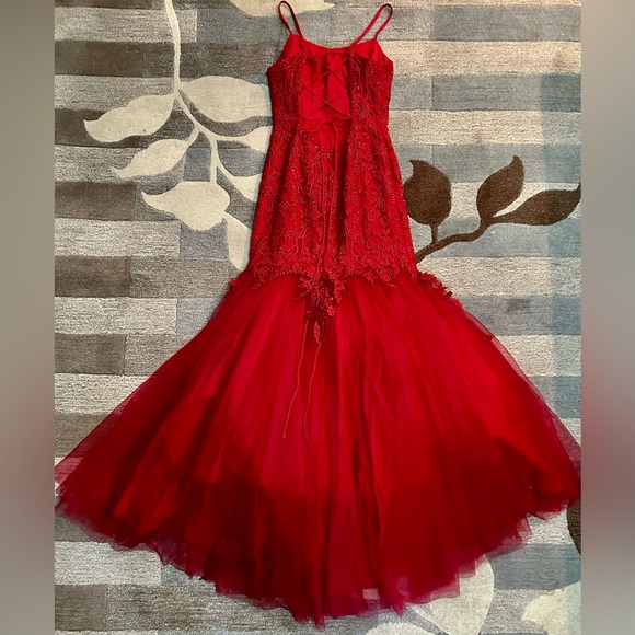 Camille La Vie Beaded Embroidered
Strappy Back Lace-Up Tulle Mermaid Dress B2 - Picture 7 of 8